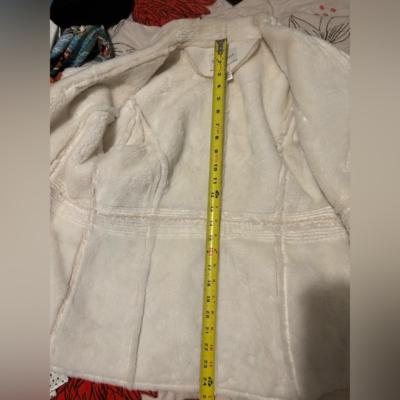 White house black market, cream Faux fur, suede look coat. Size S - Picture 9 of 9